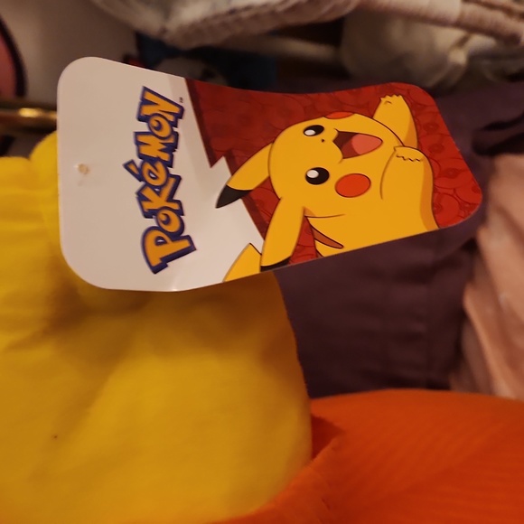 Pumpkin pikachu 33 inches - Picture 2 of 4